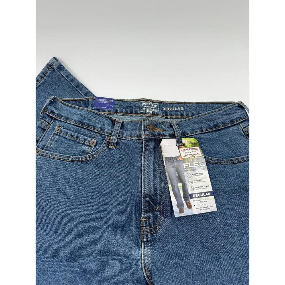 Signature by Levi Strauss Men Regular Fit Flex Jeans 32x34 Blue Straight Leg NWT